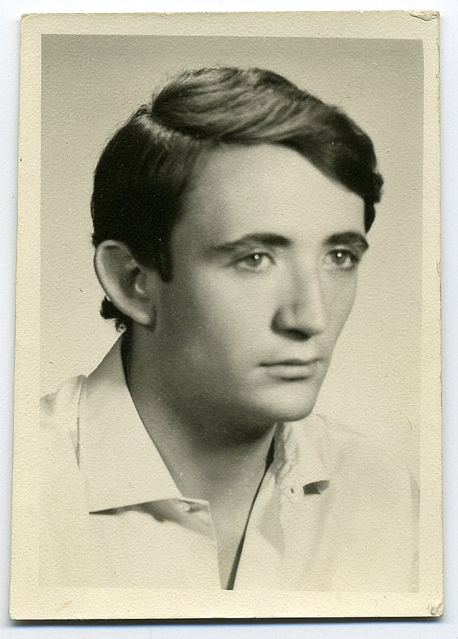Pablo del Águila, poeta secreto
